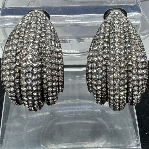 High End Department Store Designer Clip on Earrings - Picture 4 of 7